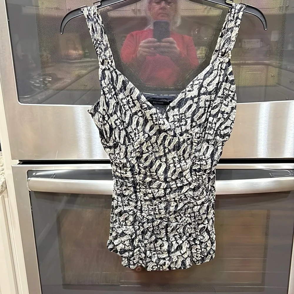 Lightweight top - Picture 1 of 5